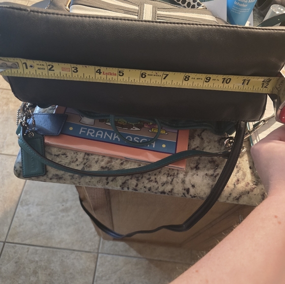 Betsey Johnson Bow Tote - Picture 9 of 11